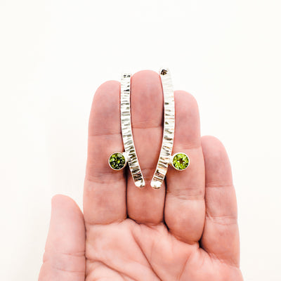 Short Arched Earrings with Peridot