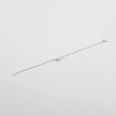One pearl bracelet