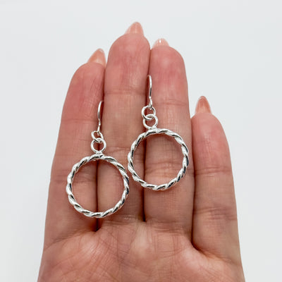 Twisted medium hoop