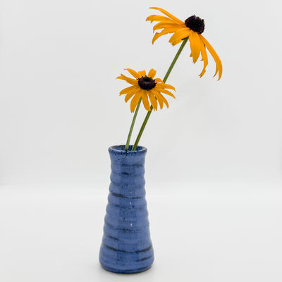 Bud vase in Quinn blue