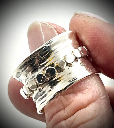 Cross Peined Hammered Twiddle Ring