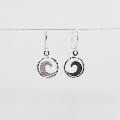 Small wave earrings