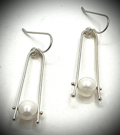Short Tic Toc Earrings with Pearls