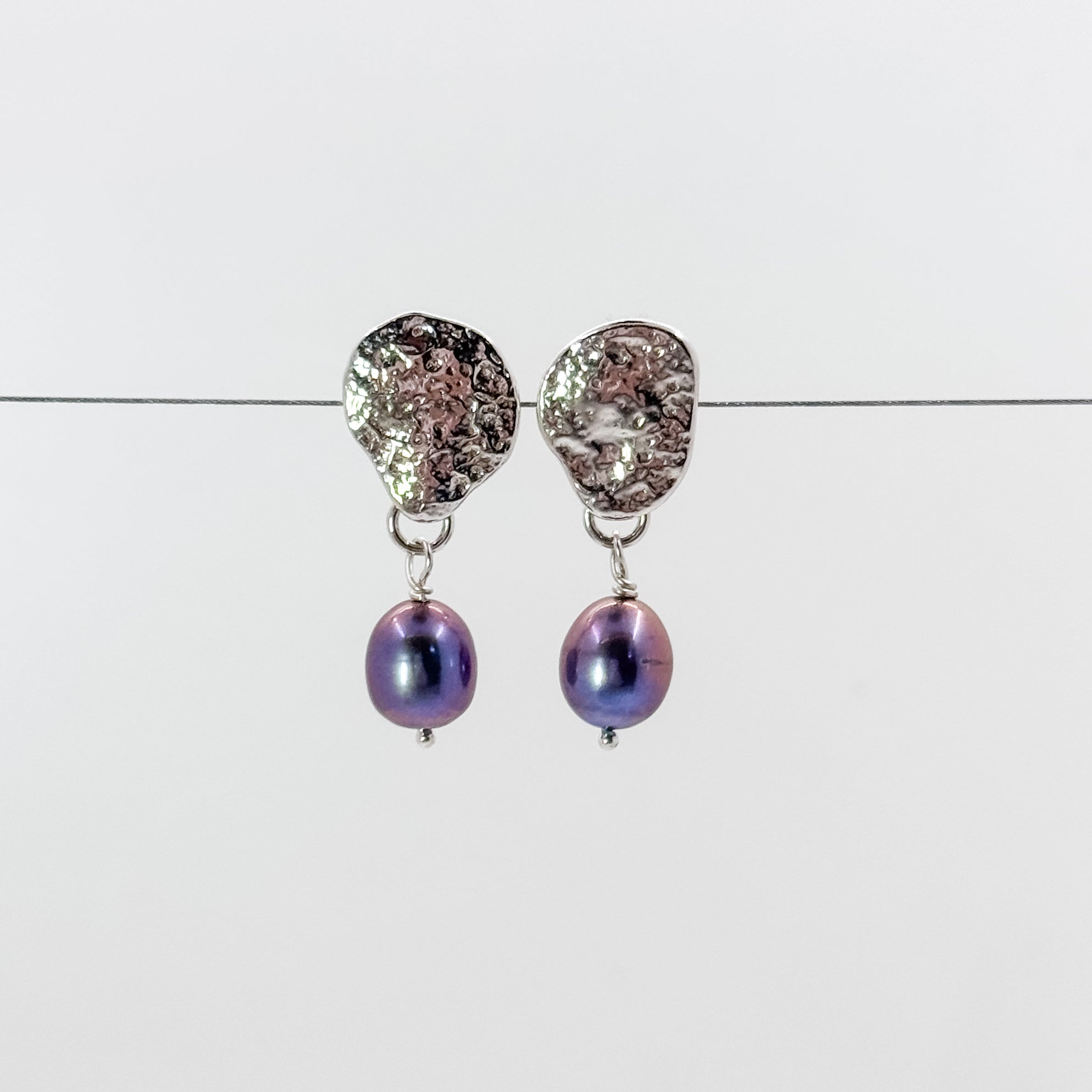 Smash Top earrings with peacock baroque pearls