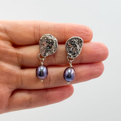 Smash Top earrings with peacock baroque pearls