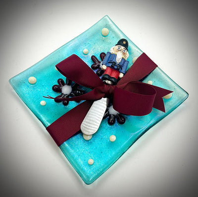 Holiday Hostess Plates