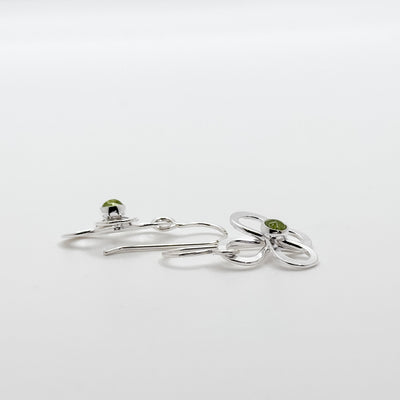 Daisy Drop earrings with Peridot