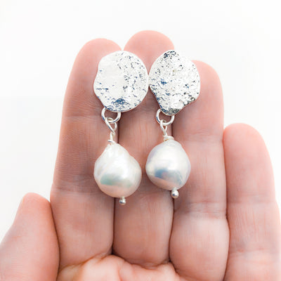 Smash Top with White Baroque Pearl Earrings