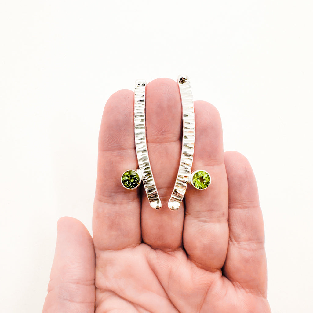 Short Arched Earrings with Peridot