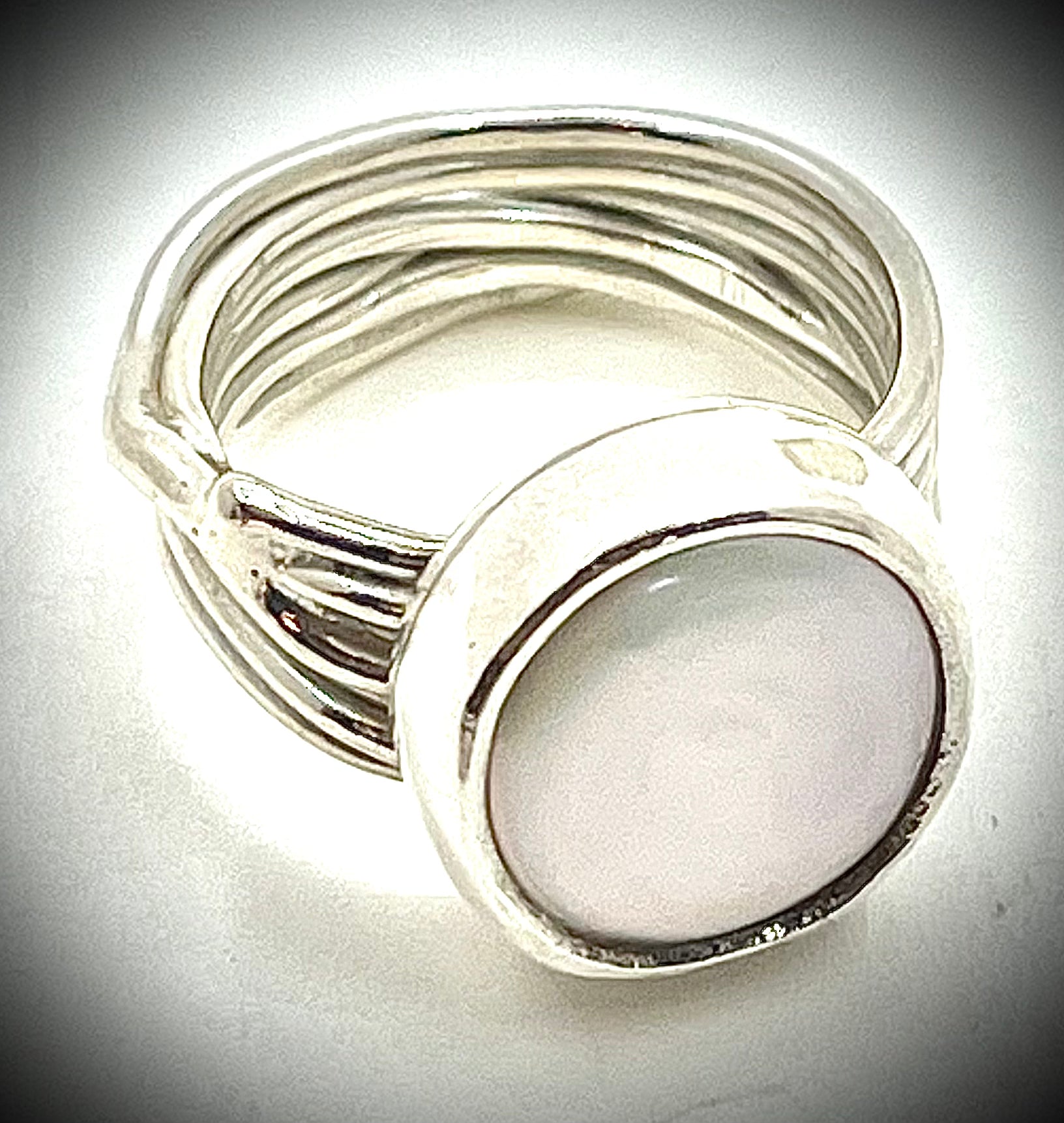 Random Theory Ring with Coin Pearl