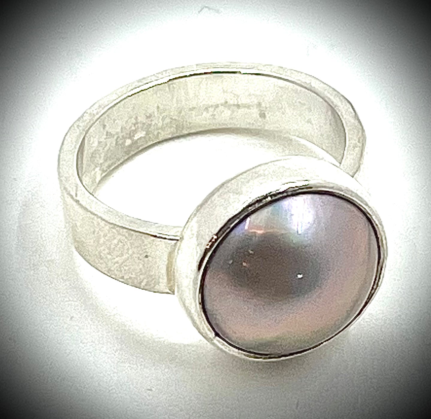 Simple Ring with Lavender Rose Mabe Pearl