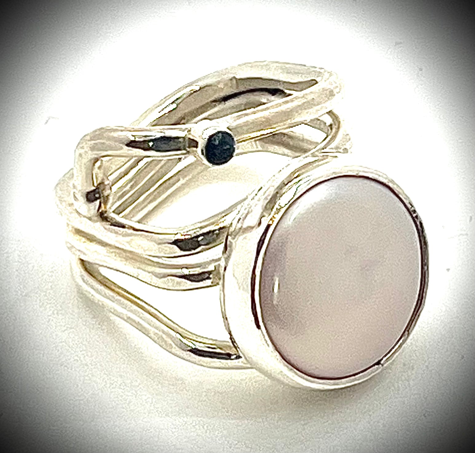 Nadya Ring with White Coin Pearl and Sapphire