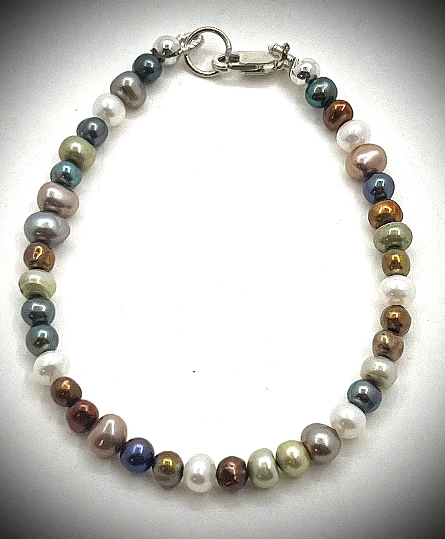 Small Peacock Pearl Bracelet