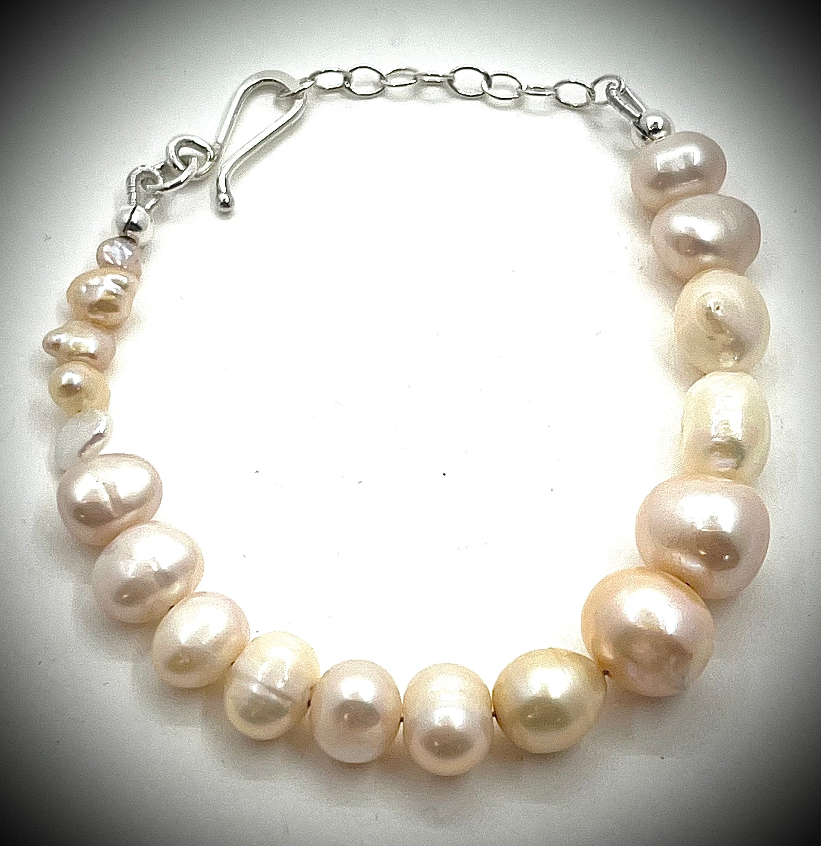 Baroque Pearl Bracelet in White and Cream