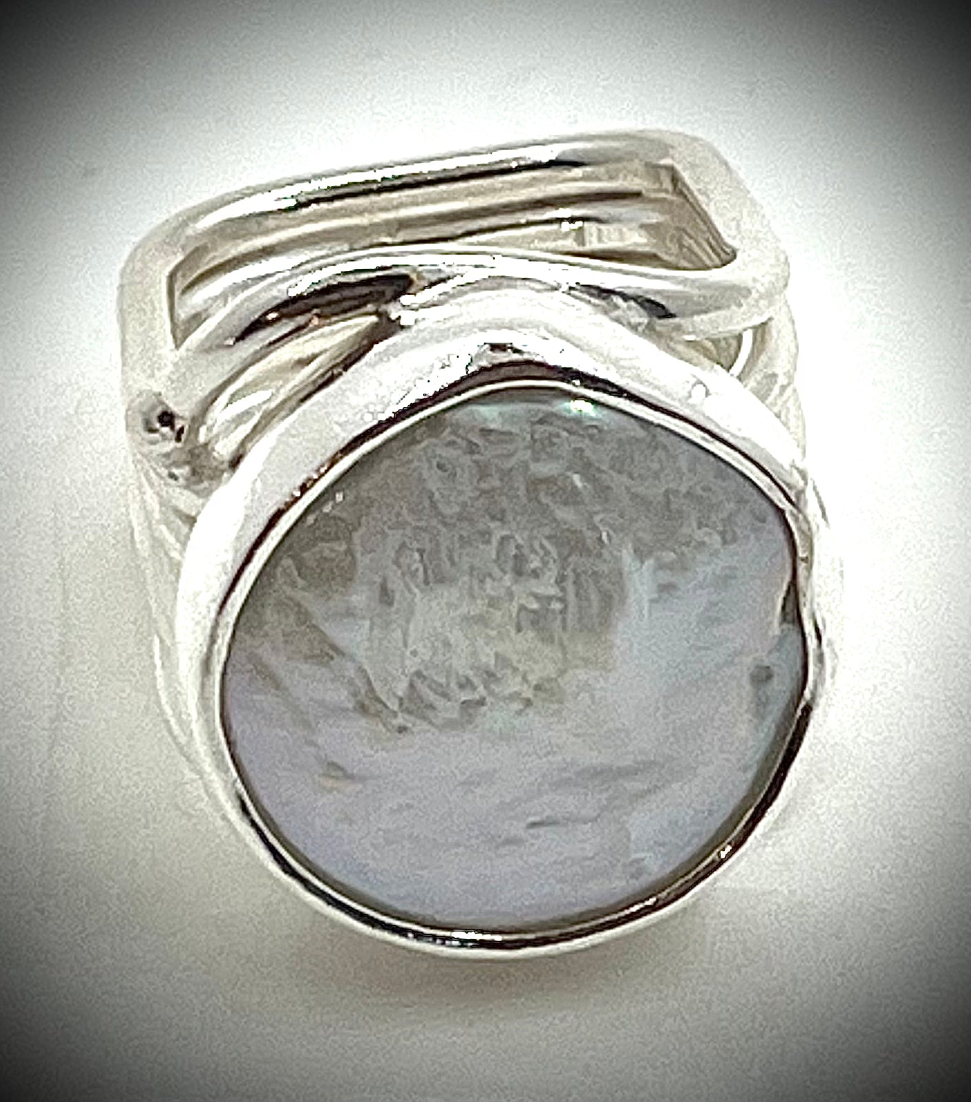 Square Nadja Ring with White Coin Pearl
