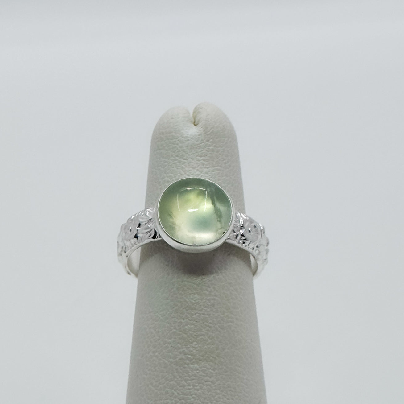 Floral band with Prehnite