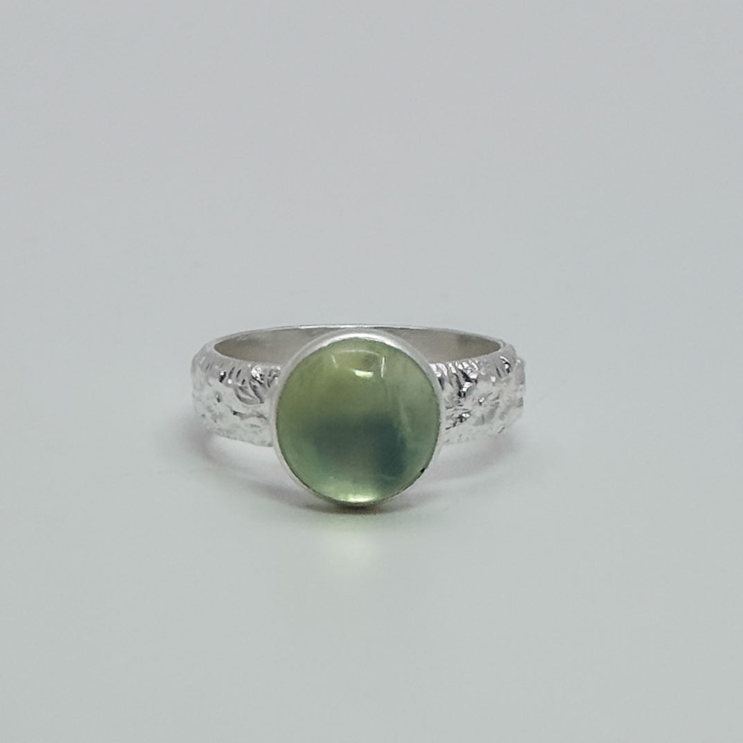 Floral band with Prehnite