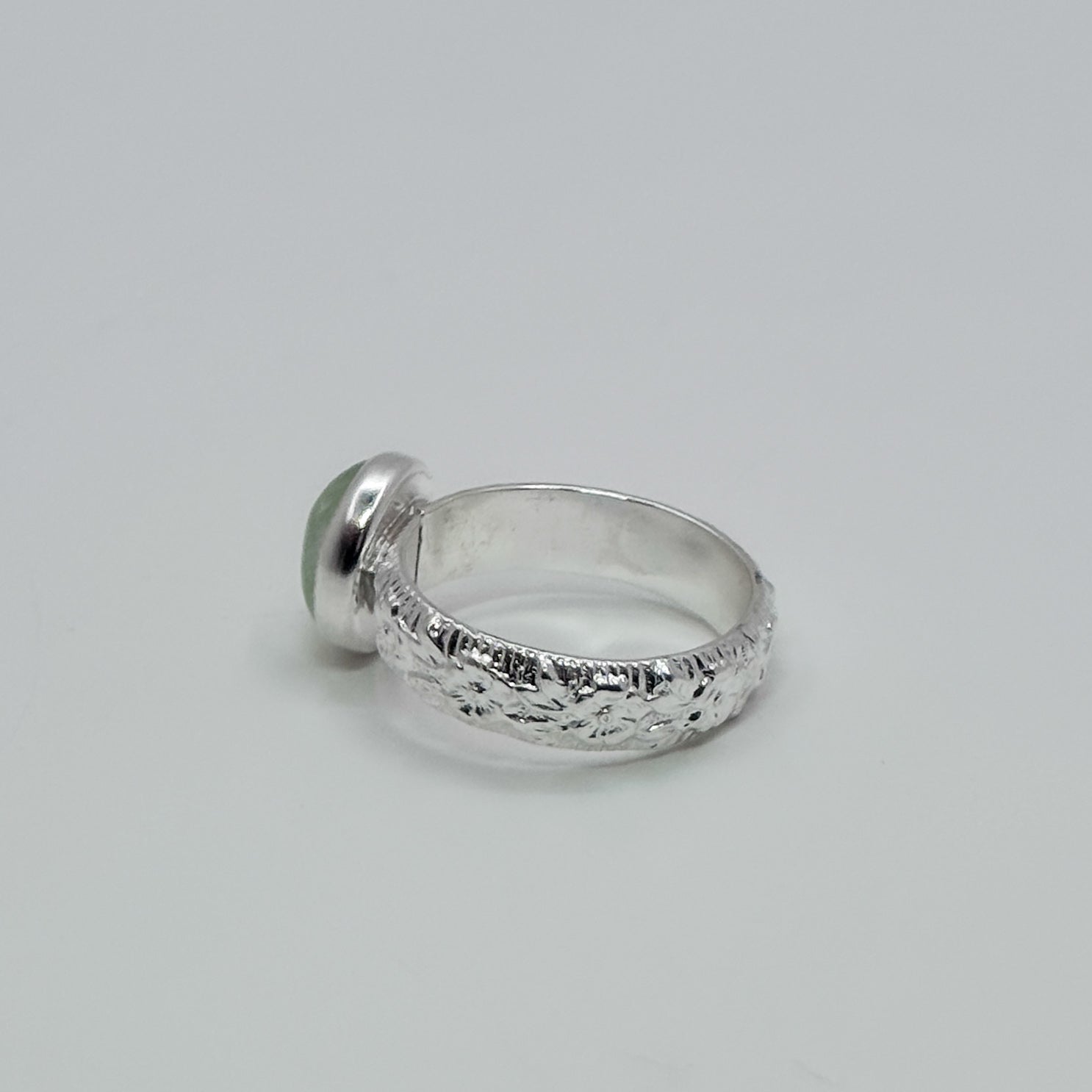 Floral band with Prehnite