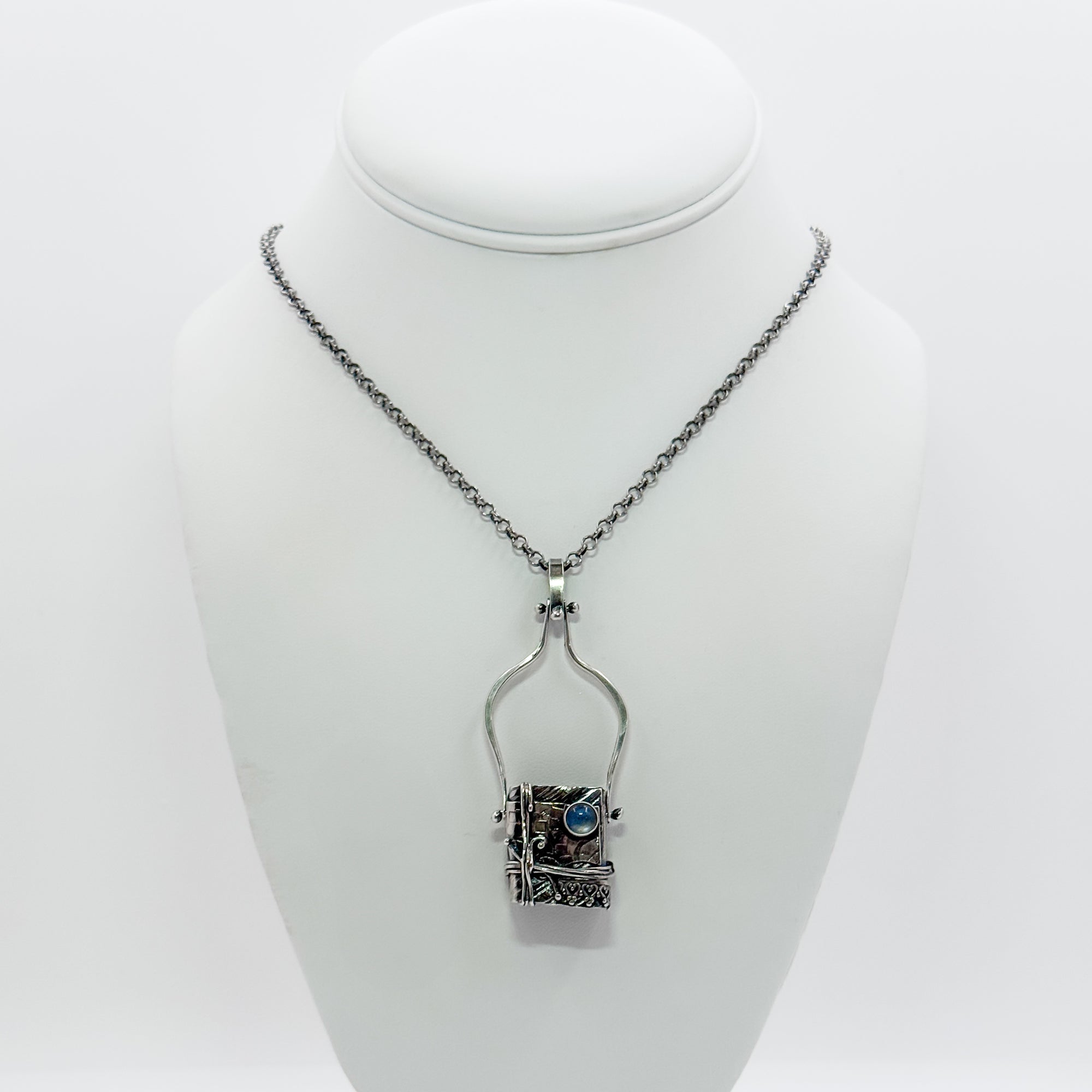 Spirit box labradorite pendant necklace