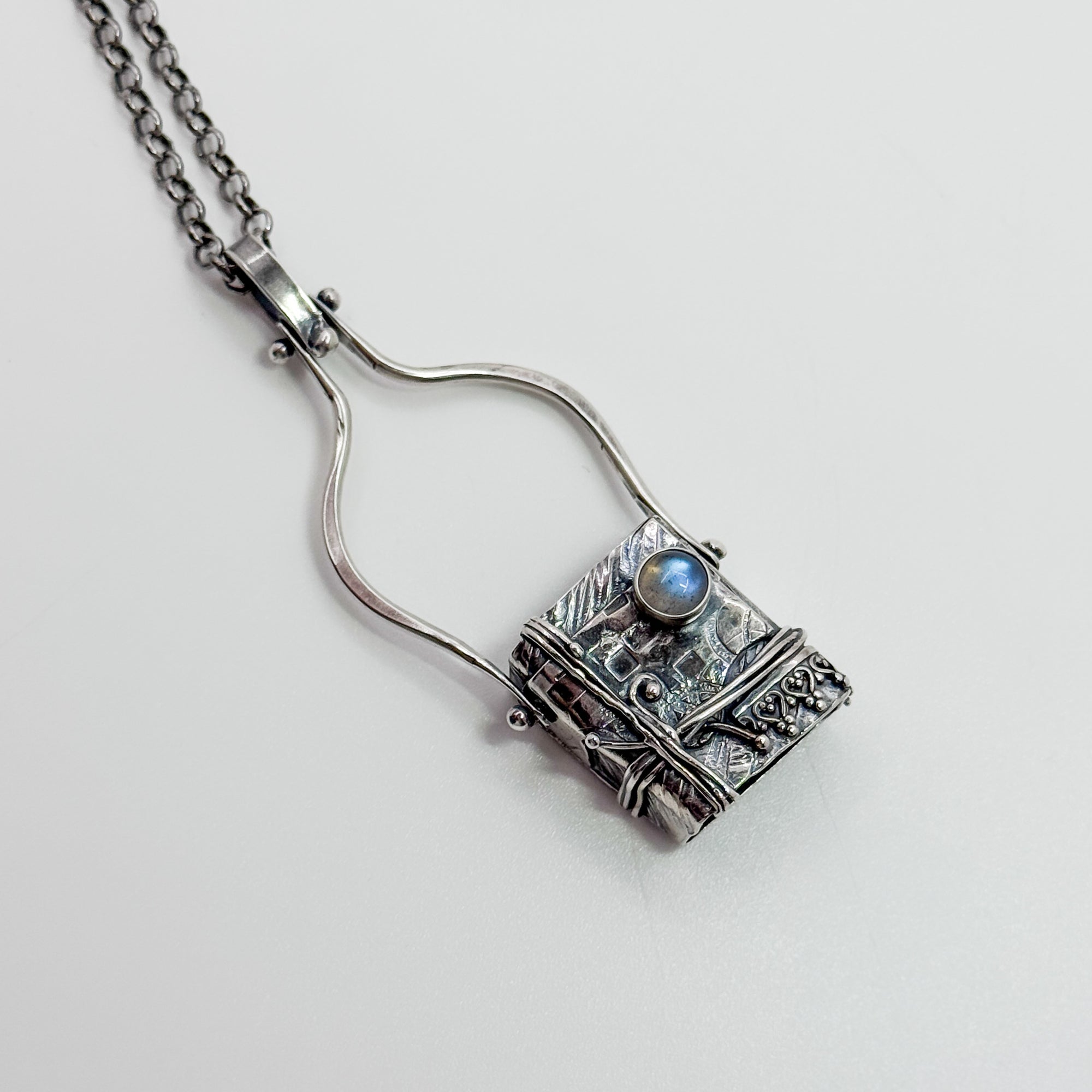 Spirit box labradorite pendant necklace