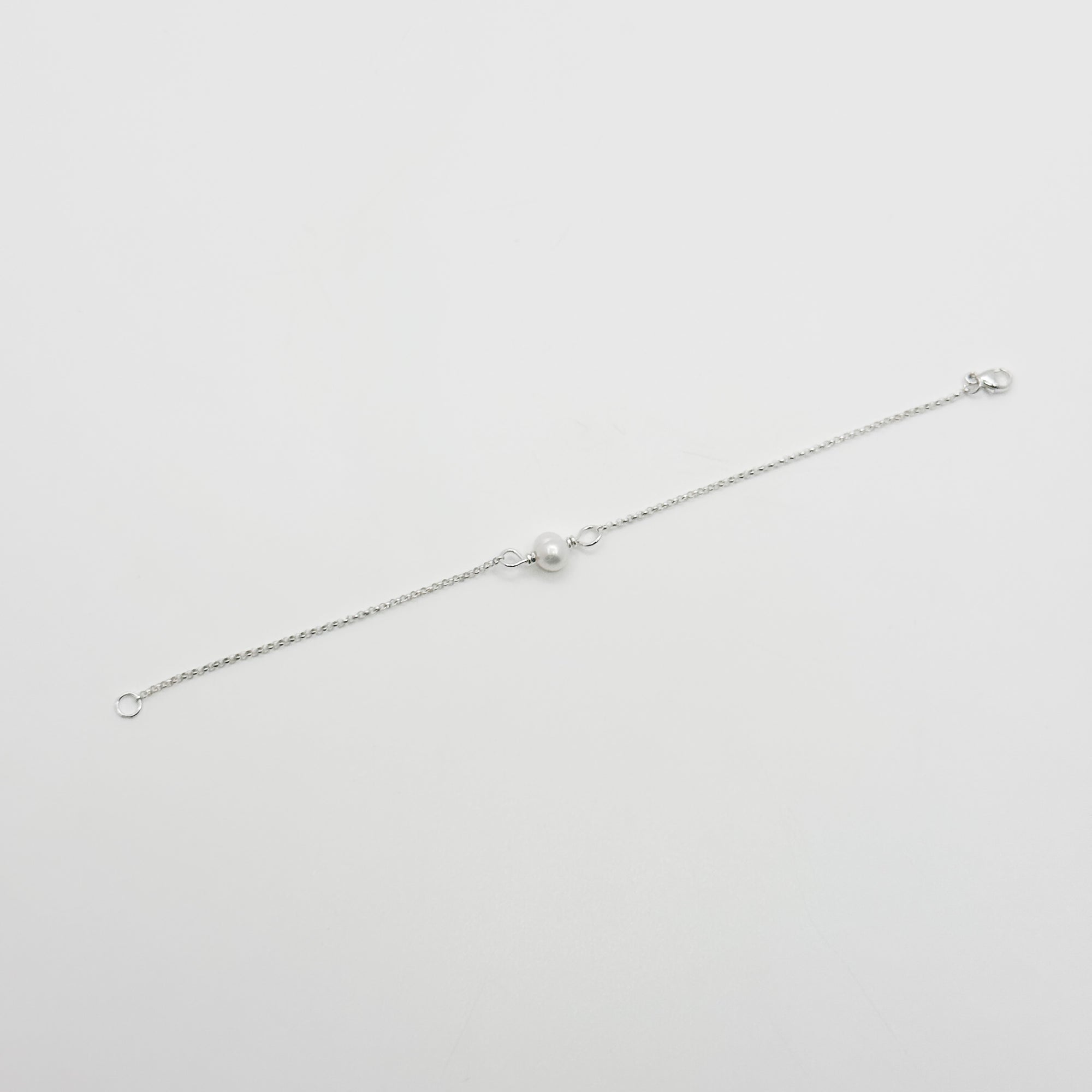 One pearl bracelet