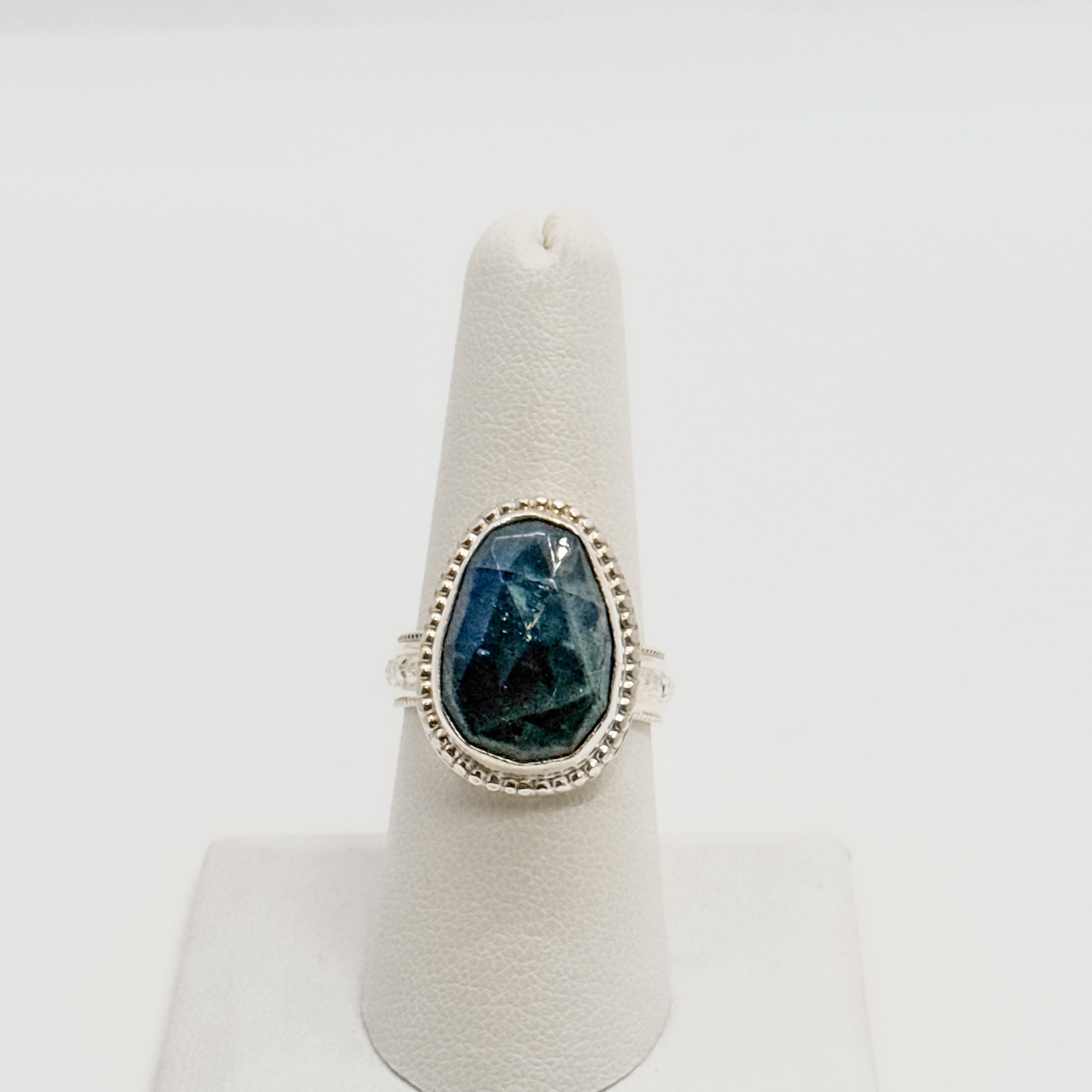 Labradorite ring