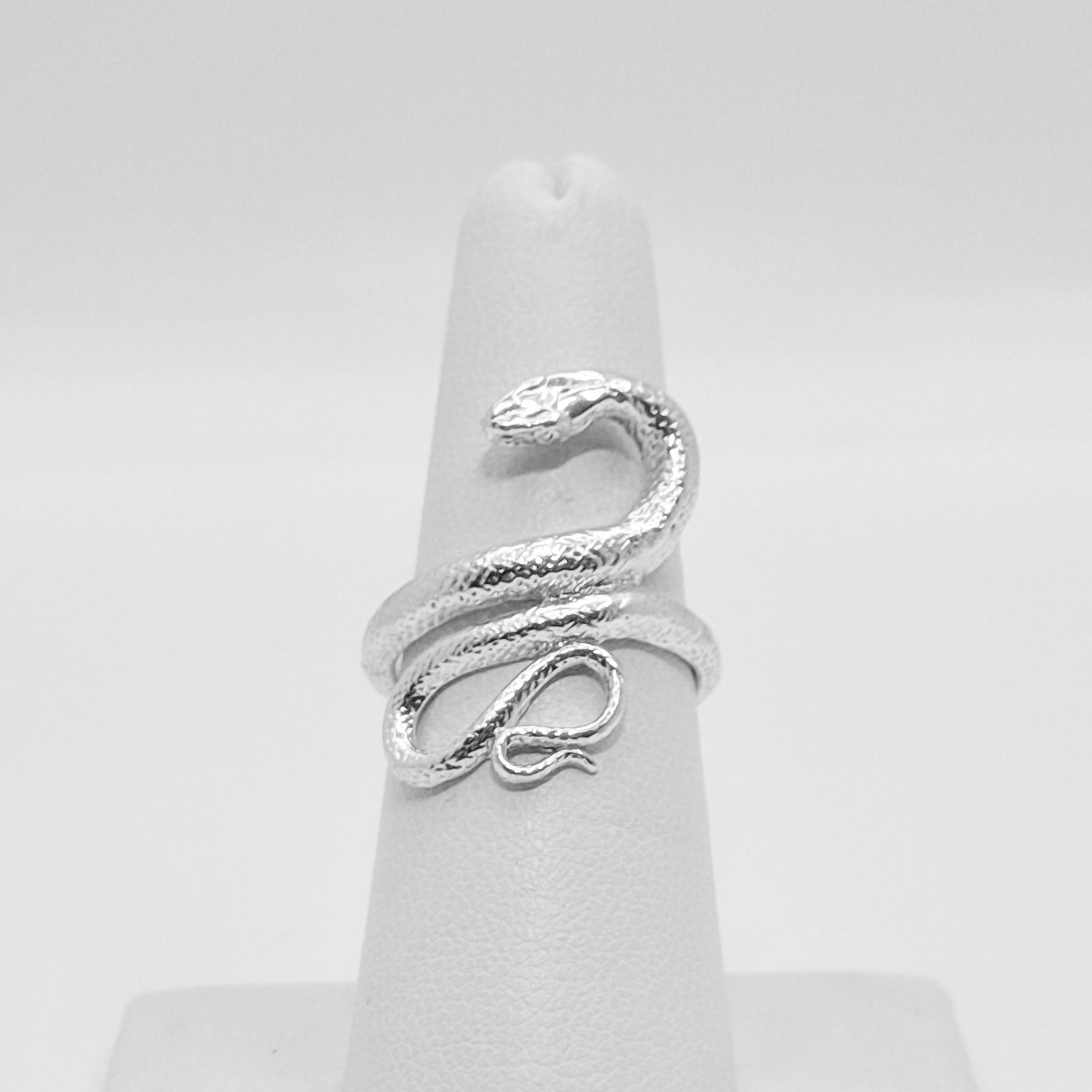 Snake Ring with curve head ring
