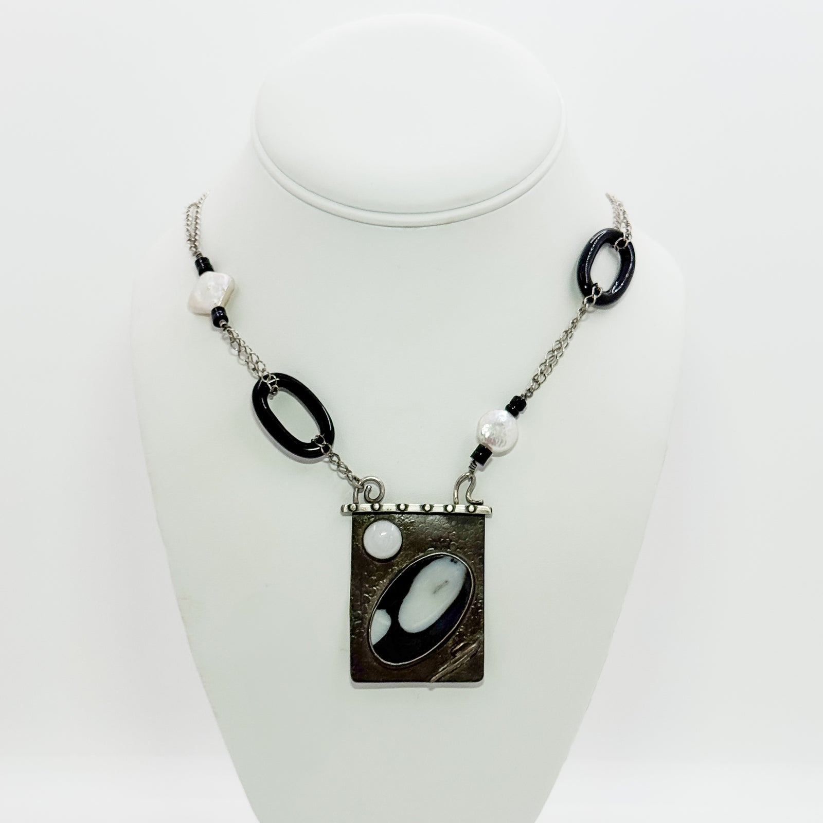 Orbit Pendant necklace