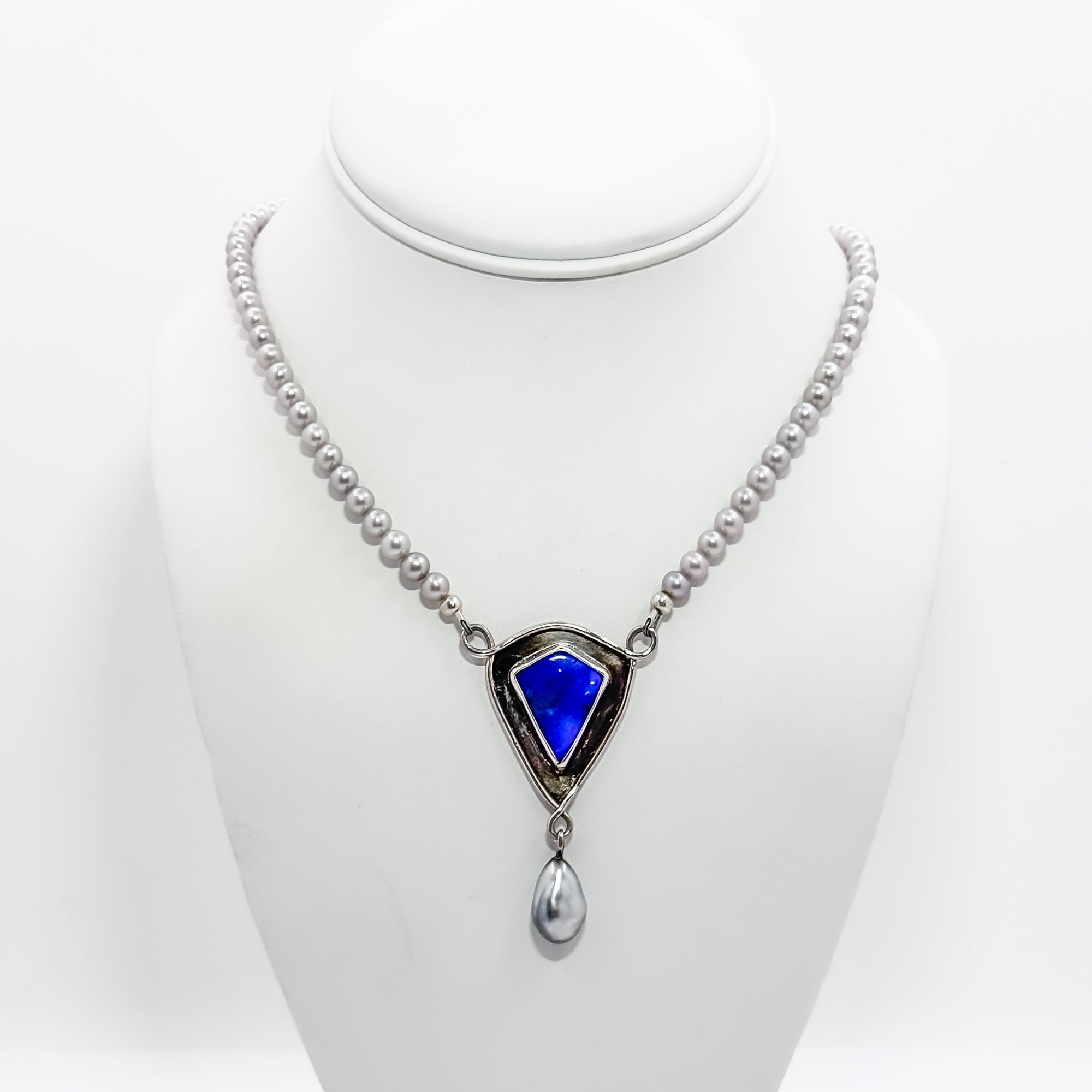 Light oxidized pearl & opal necklace