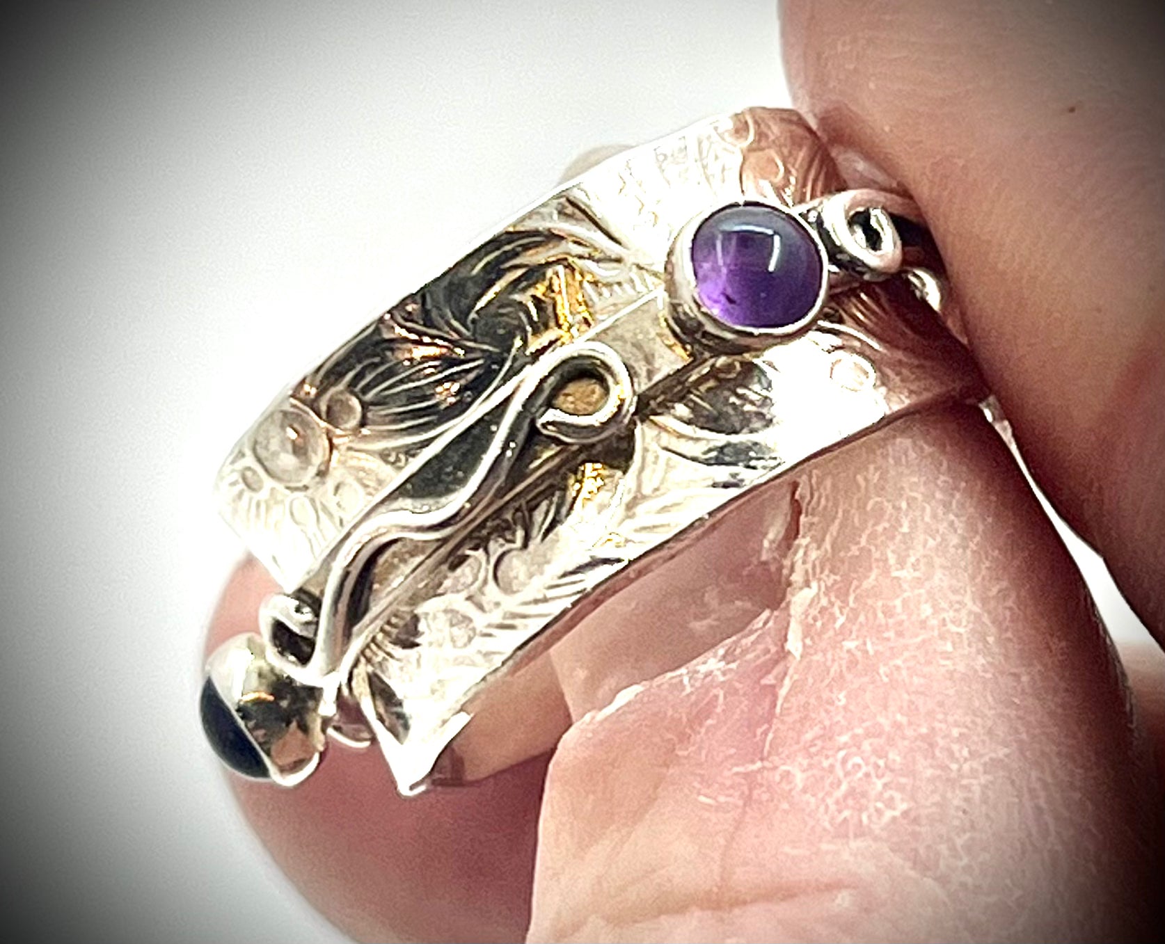 Little Twiddle Ring with Amethyst