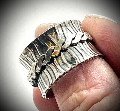 Patterned Twiddle Ring