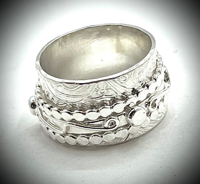 Three Band Twiddle Ring