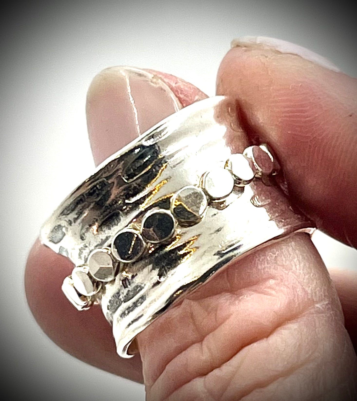 Cross Peined Hammered Twiddle Ring
