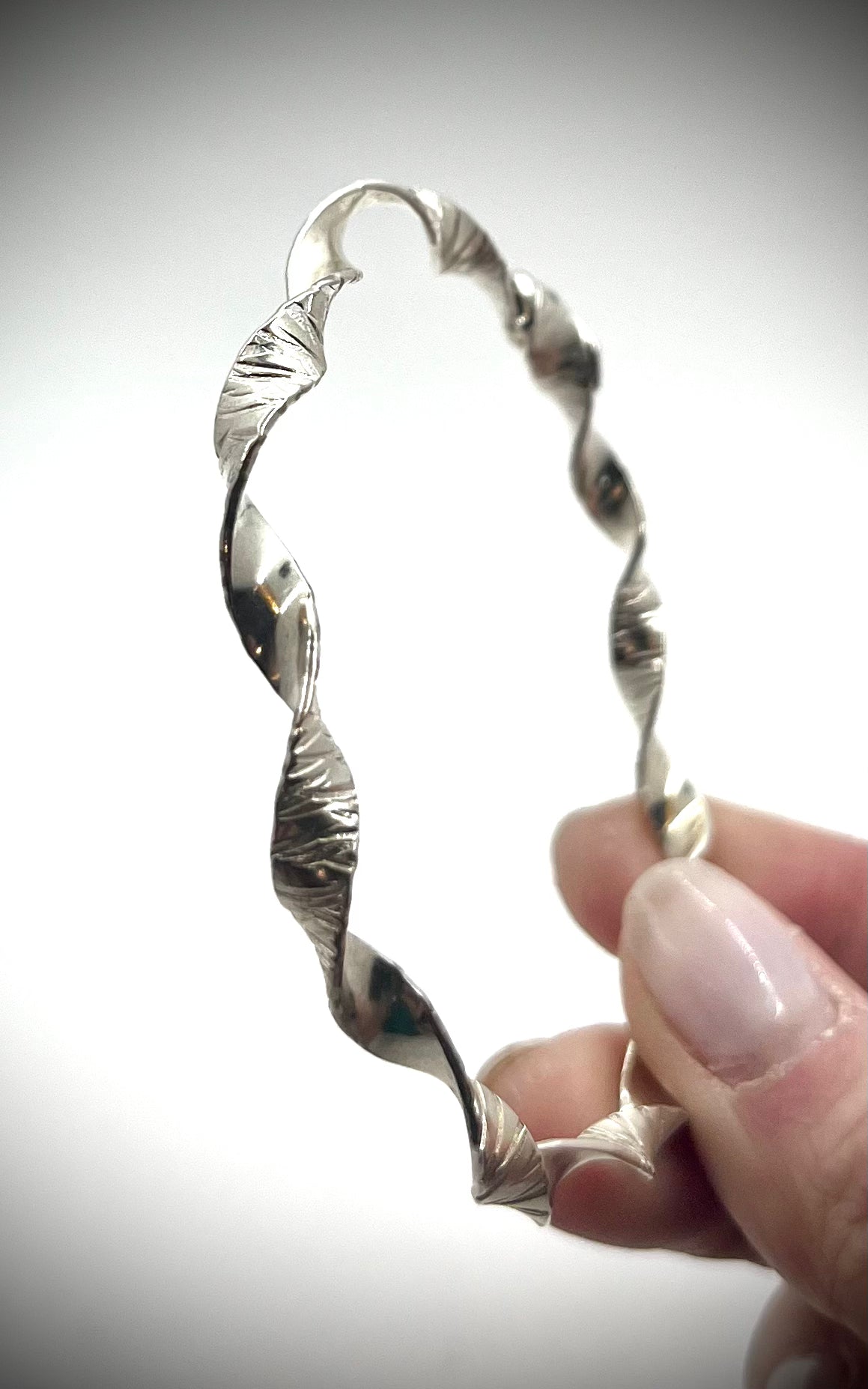 Big Wavy Bangle