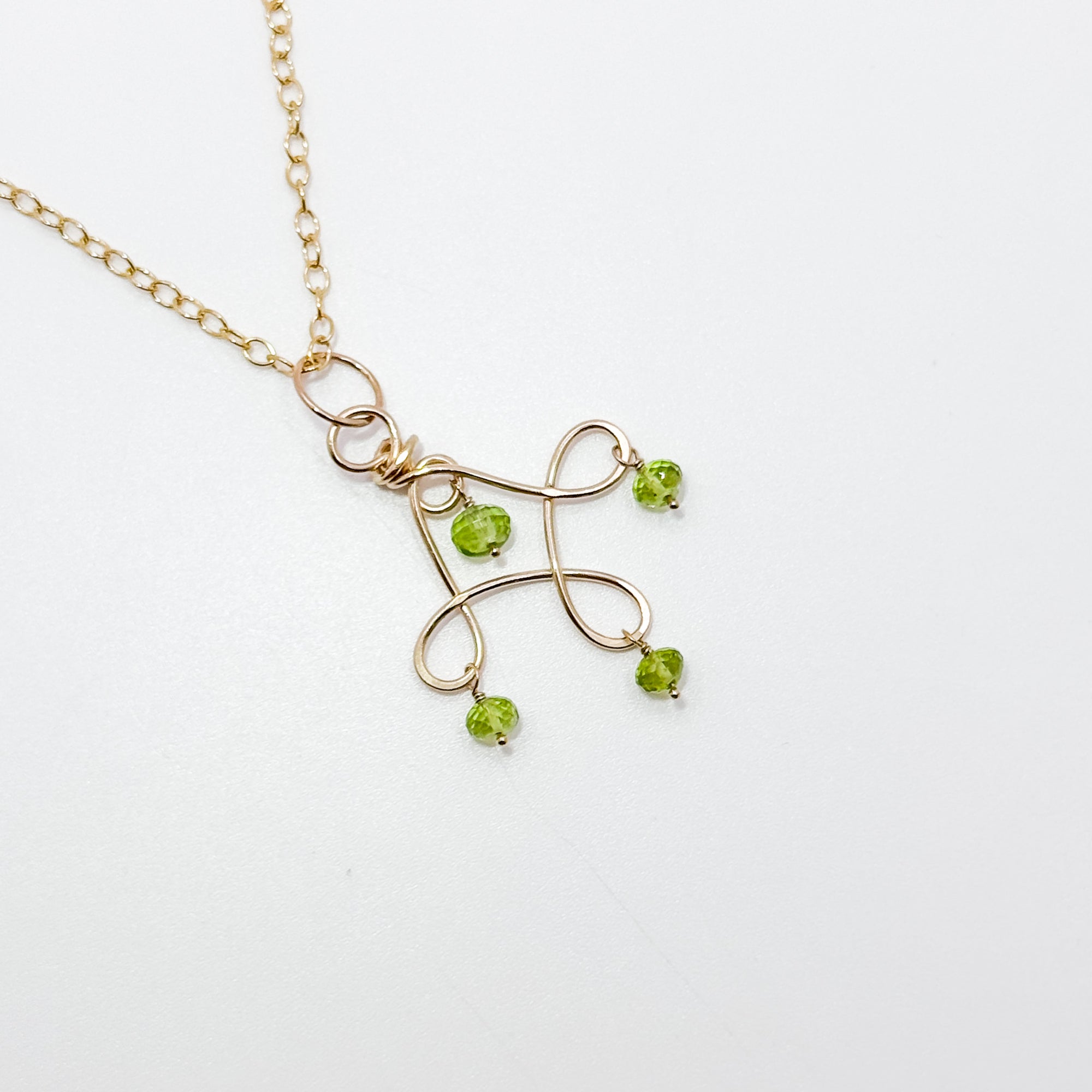 Twizzle Neck with Peridot