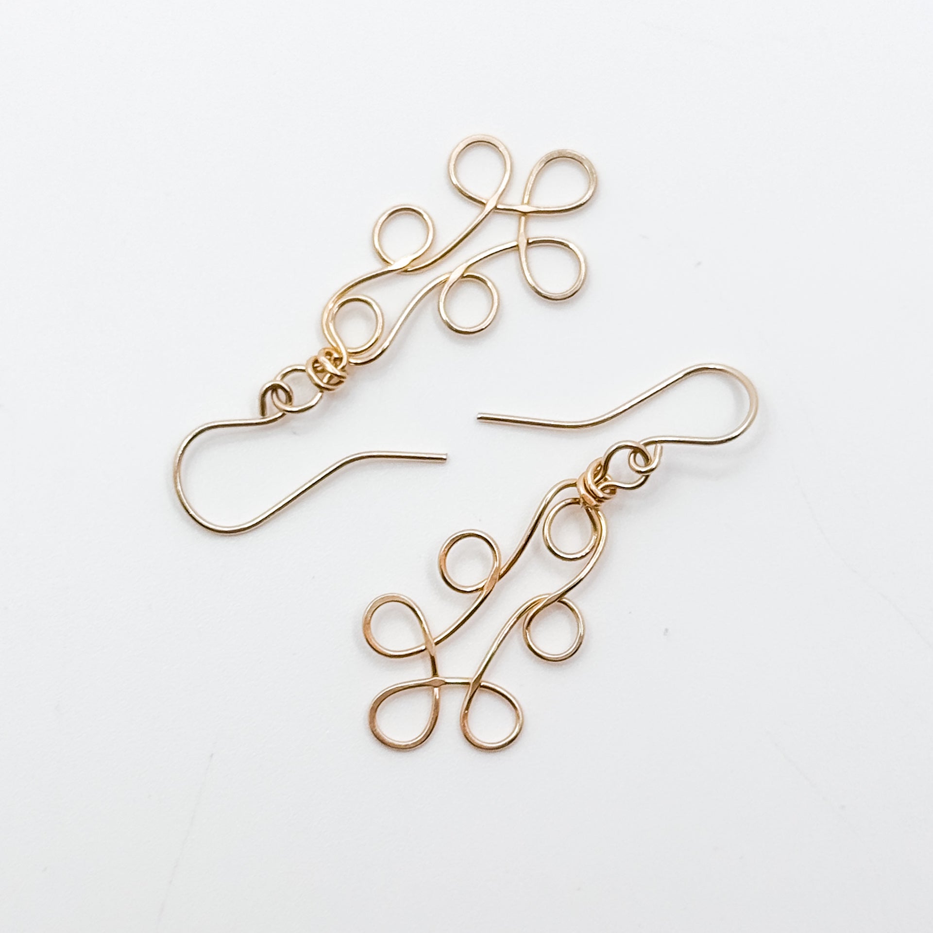 Winding earrings