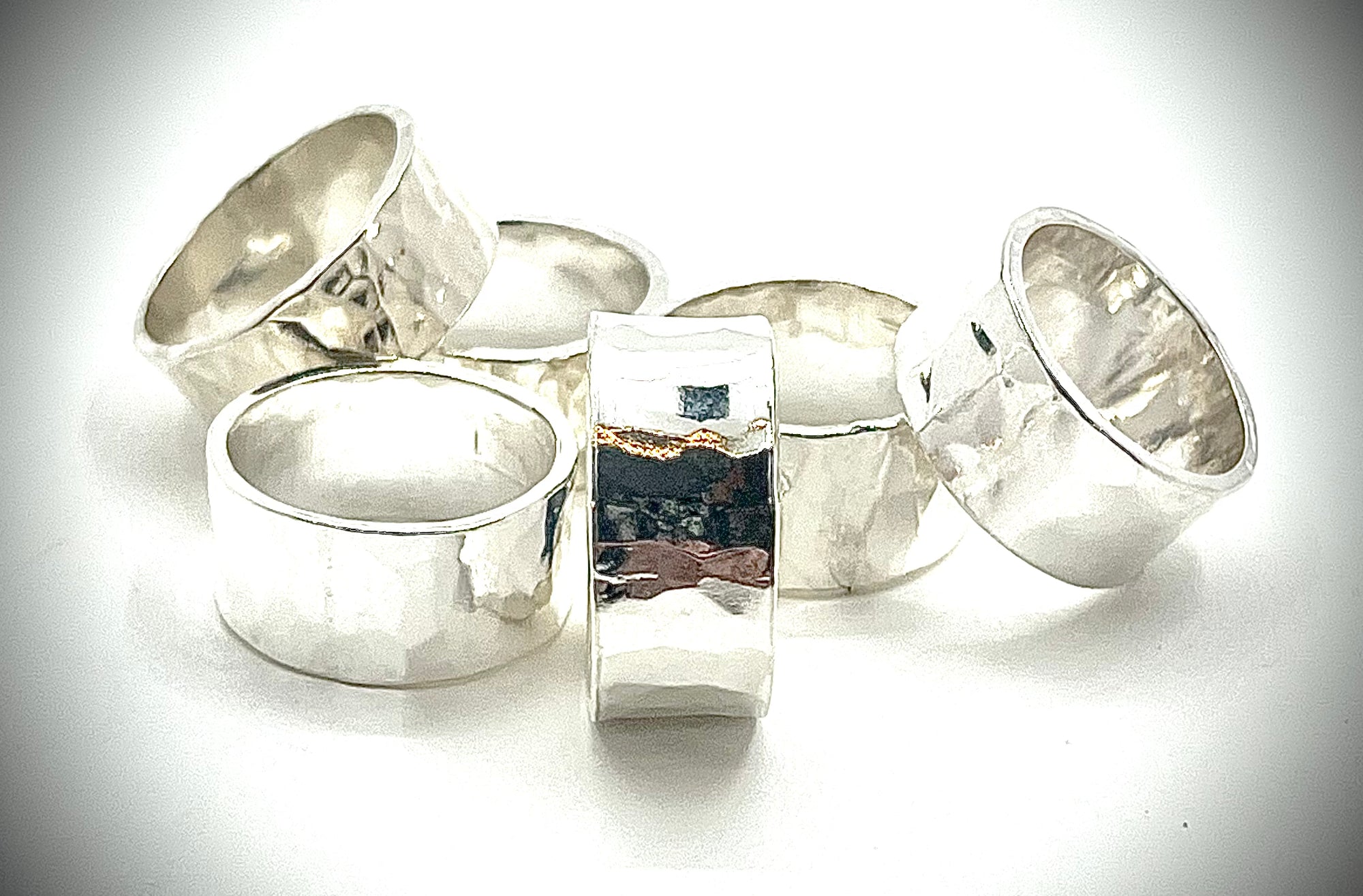 Wide Ball Peined Wedding Band