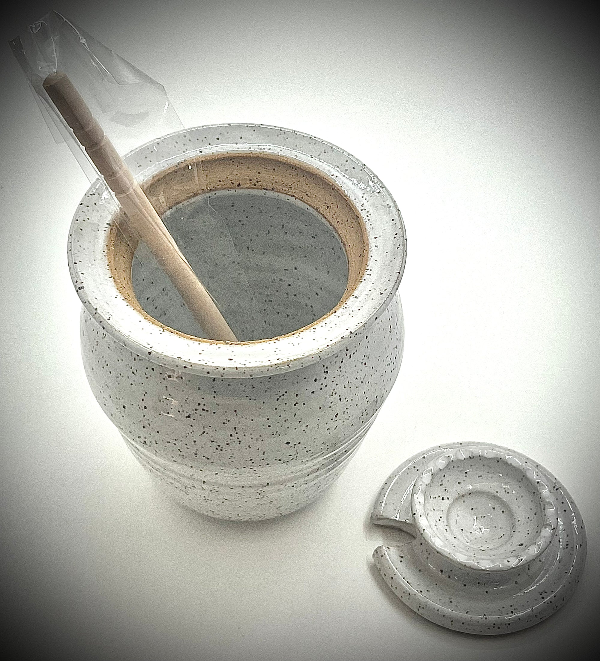 Large Honey Pot
