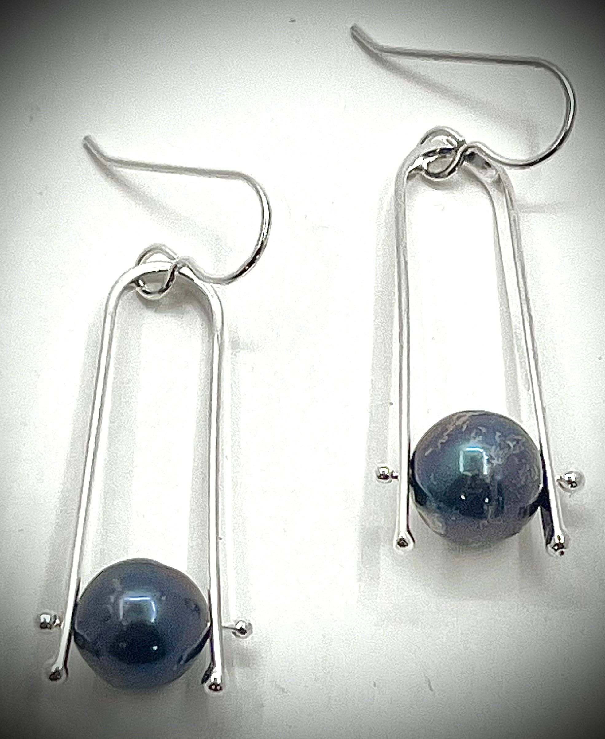 Short Tic Toc Earrings with Pearls