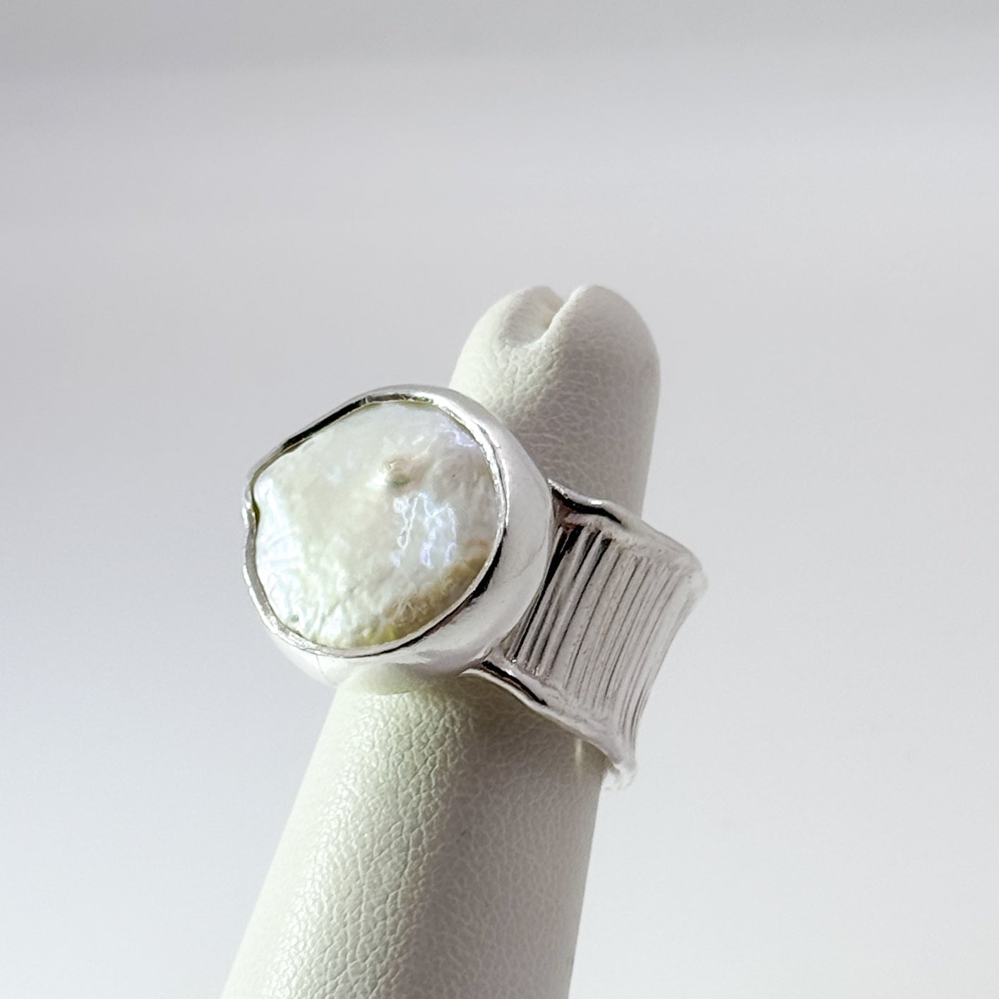 Deckled Boiler Chip anticlastic ring with white coin pearl