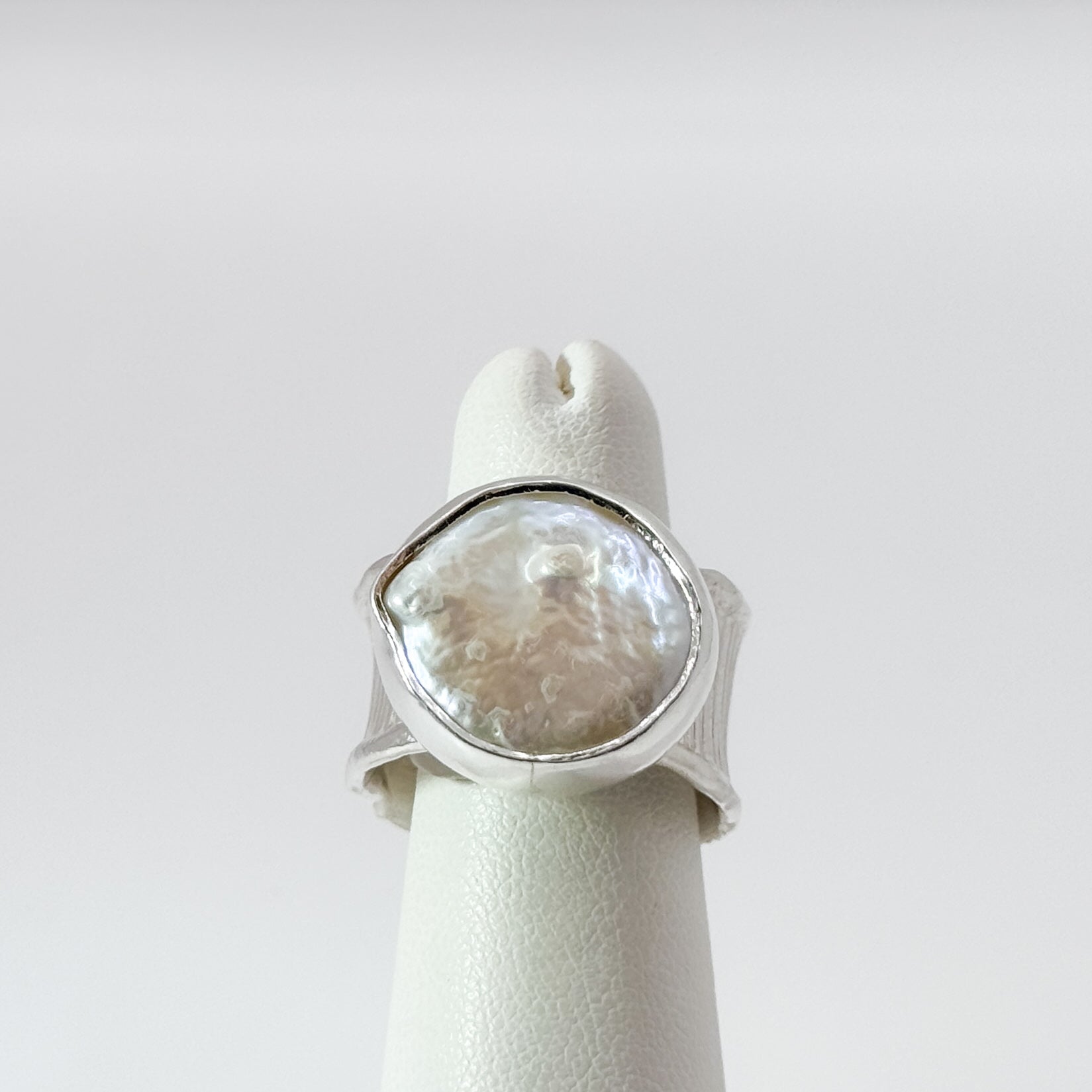 Deckled Boiler Chip anticlastic ring with white coin pearl
