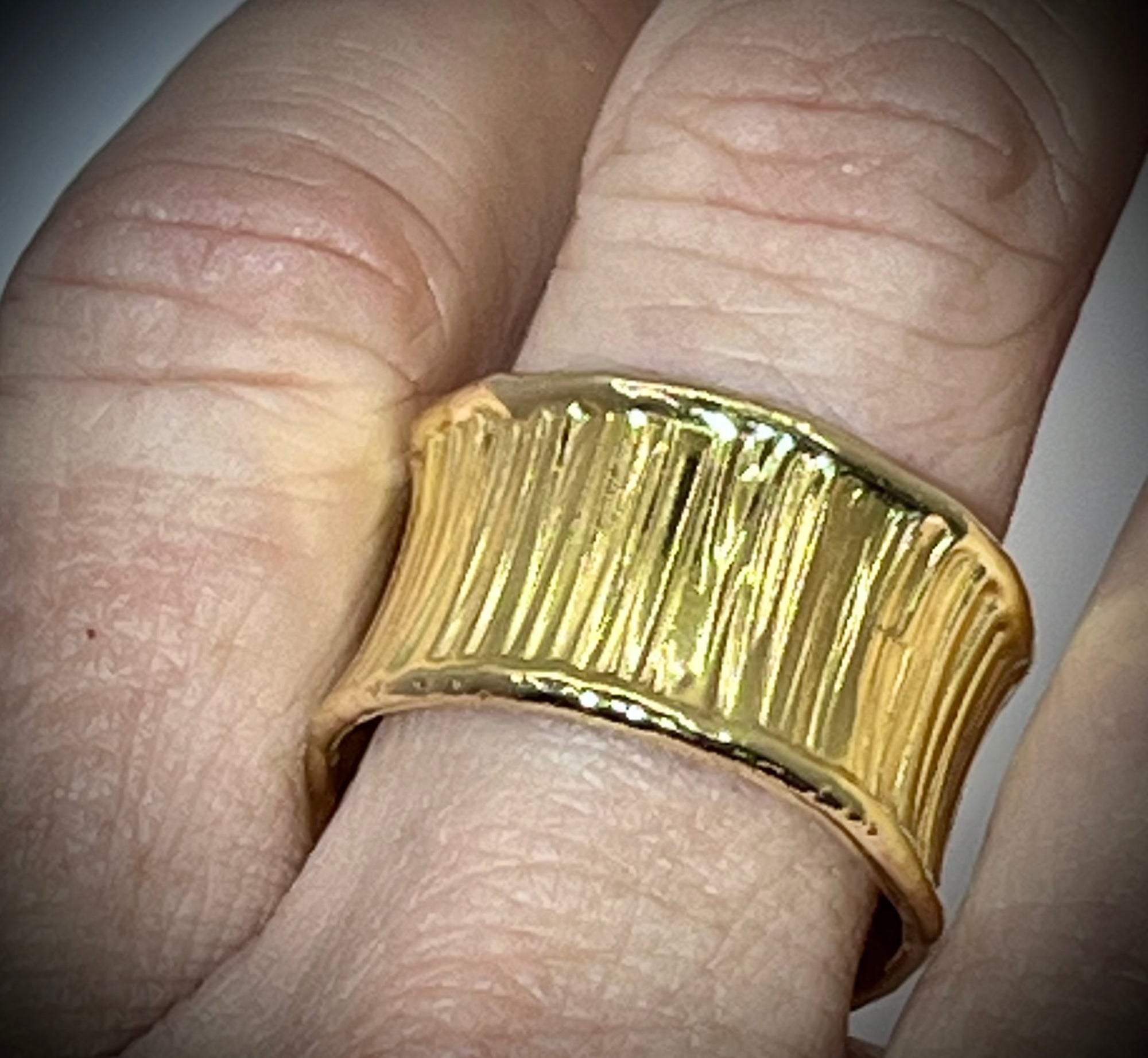14k Deckled Boiler Chip Ring