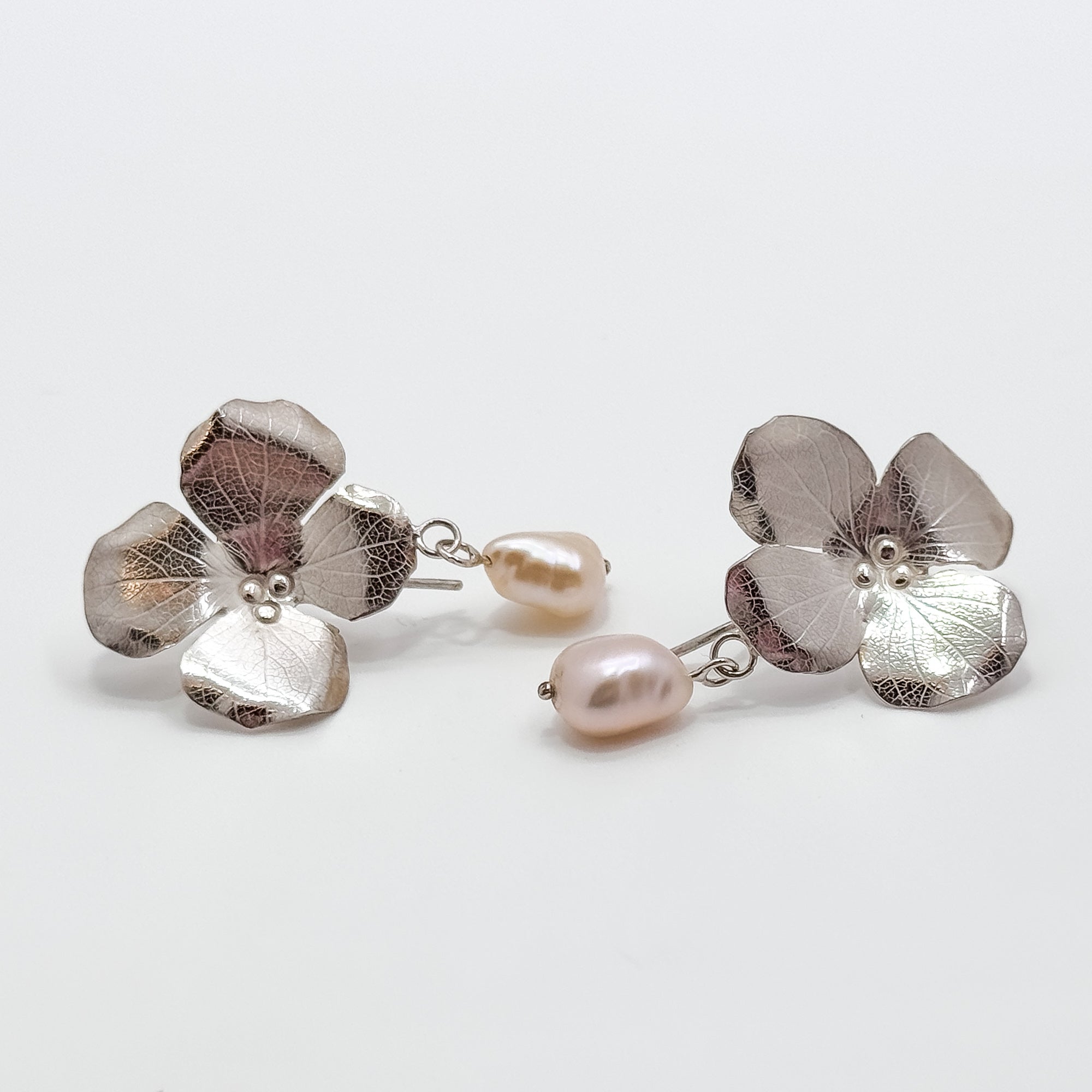 Hydrangea flower with peach pearls earrings