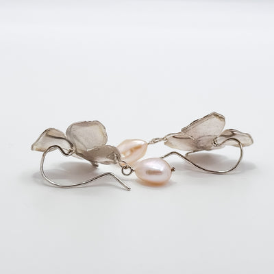 Flower and blush pearl earrings