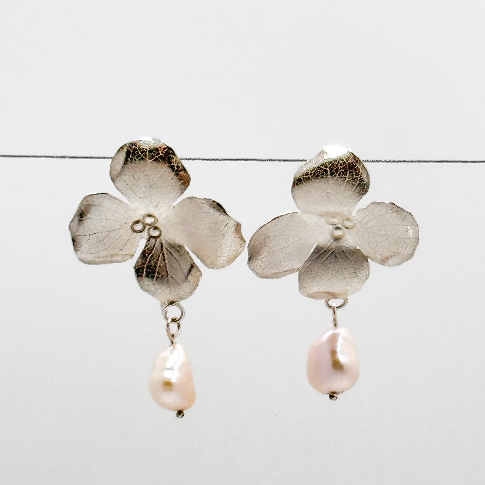 Hydrangea flower with peach pearls earrings