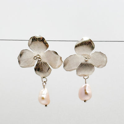 Flower and blush pearl earrings