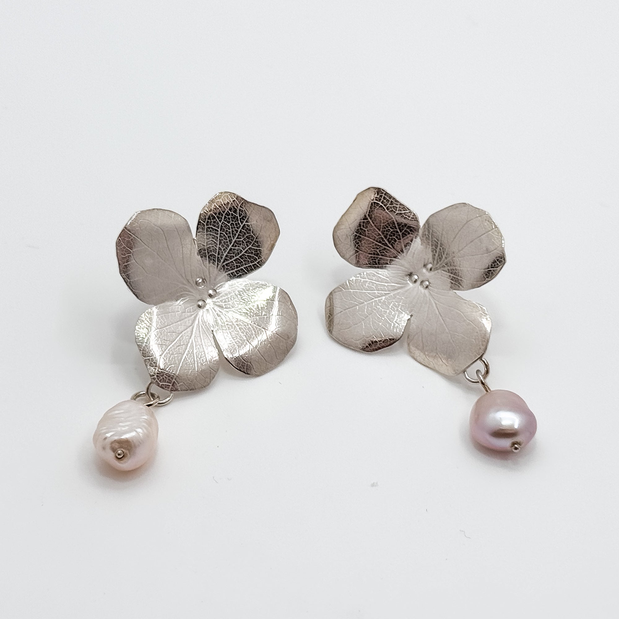 Hydrangea flower with peach pearls earrings