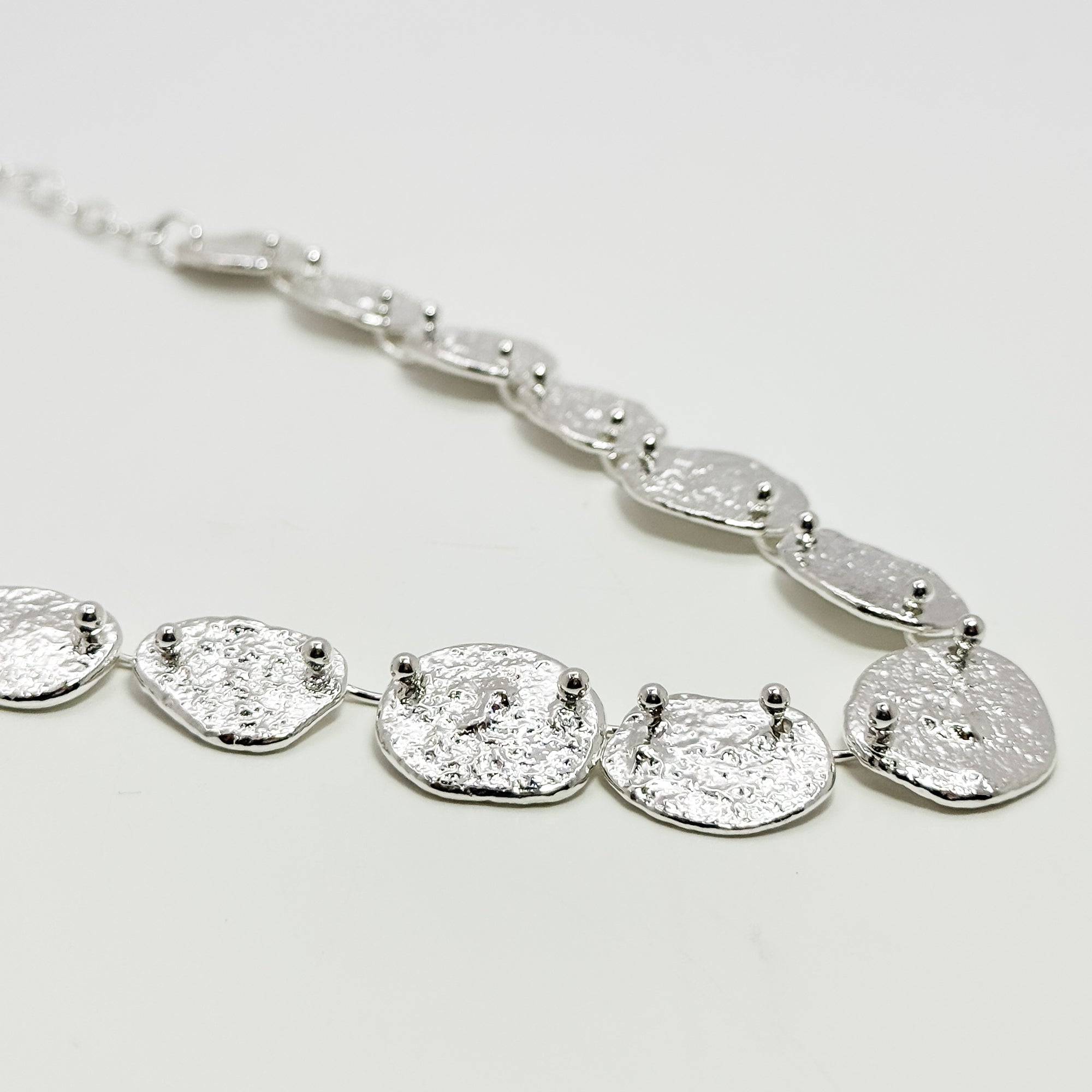 Smash necklace with balled connectors