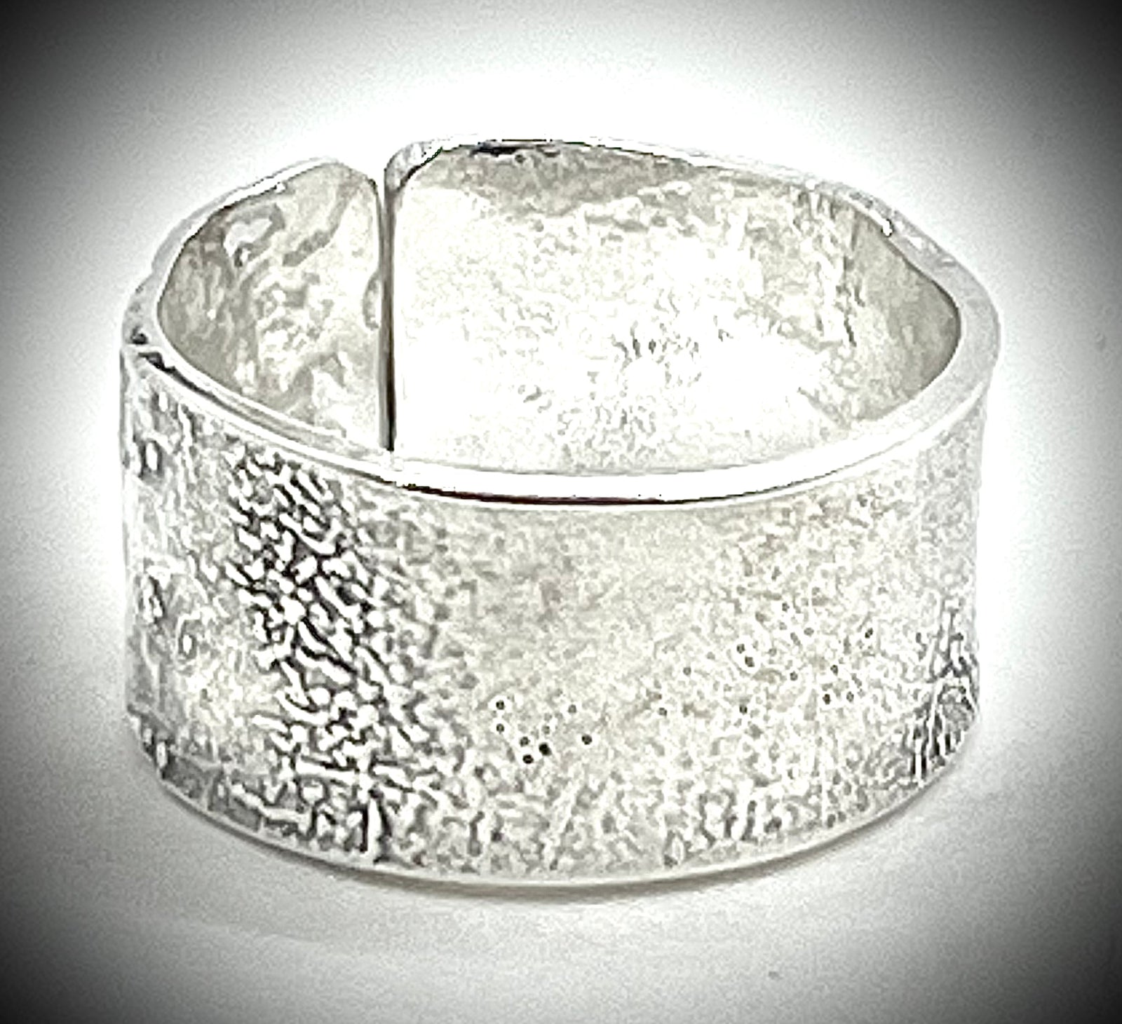 Adjustable Reticulated Ring