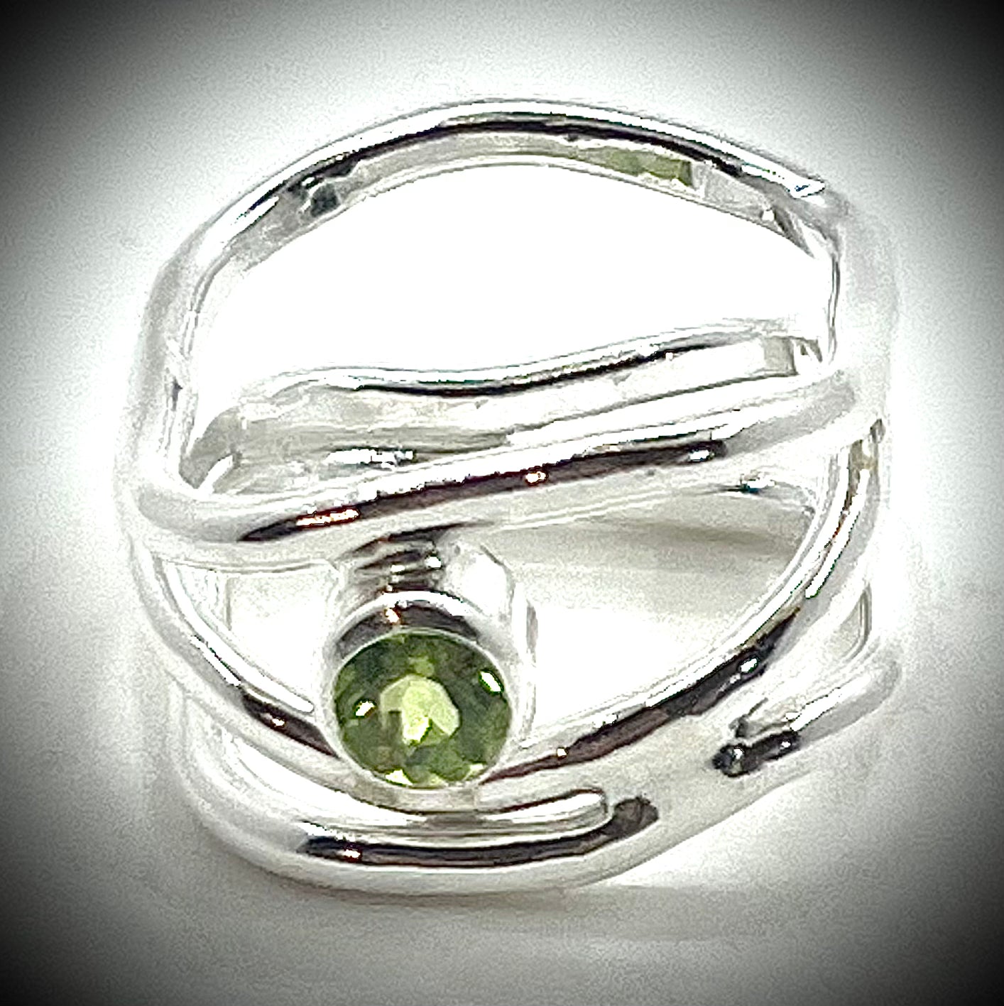 Peridot Nadja Ring